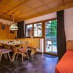 Hutte Thaler Σαλέ *
