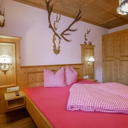 샬레 Hutte Thaler 푸겐