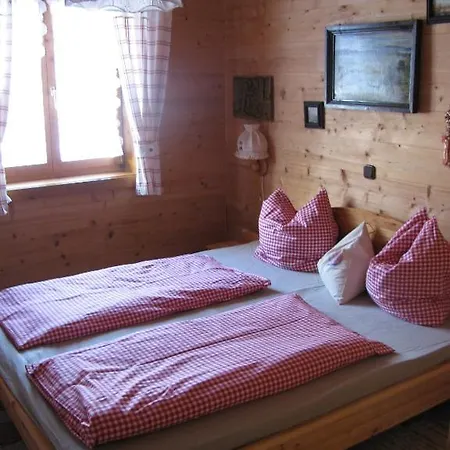 Hutte Thaler シャレー フューゲン