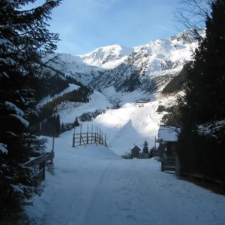 Hutte Thaler フューゲン