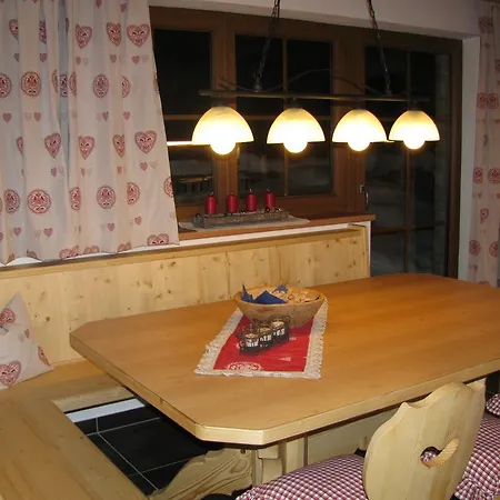 Hutte Thaler フューゲン