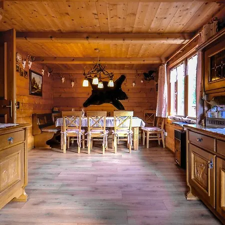 シャレー Hutte Thaler フューゲン