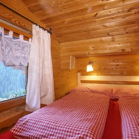 Hutte Thaler シャレー フューゲン